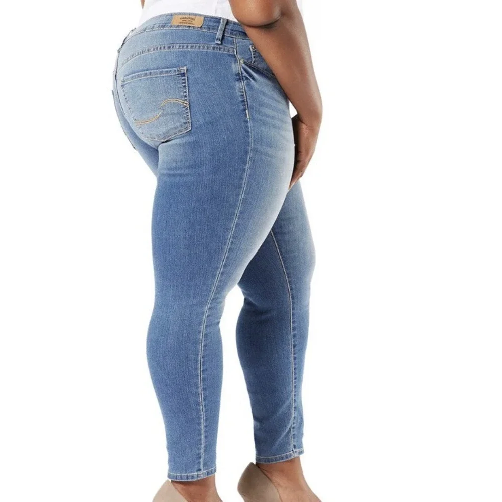 Signature by Levi Strauss &‎ Co. Sz 28 M  Plus Modern Skinny Jean Simply Stretch